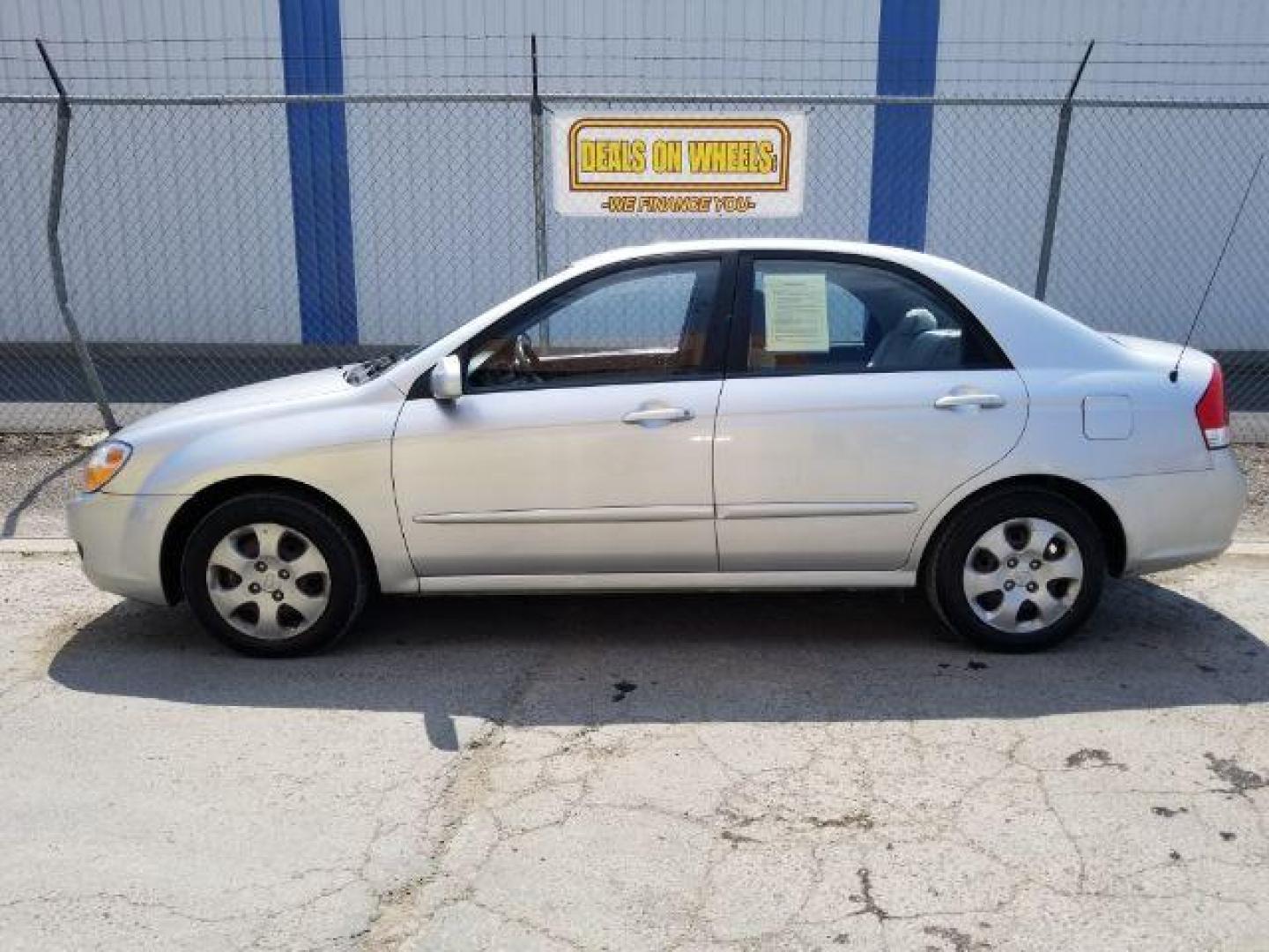 2009 Kia Spectra EX (KNAFE222695) with an 2.0L L4 DOHC 16V engine, located at 601 E. Idaho St., Kalispell, MT, 59901, 0.000000, 0.000000 - Photo#2