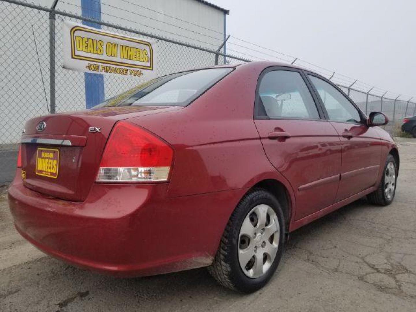 2009 Kia Spectra EX (KNAFE222195) with an 2.0L L4 DOHC 16V engine, located at 601 E. Idaho St., Kalispell, MT, 59901, 0.000000, 0.000000 - Photo#4