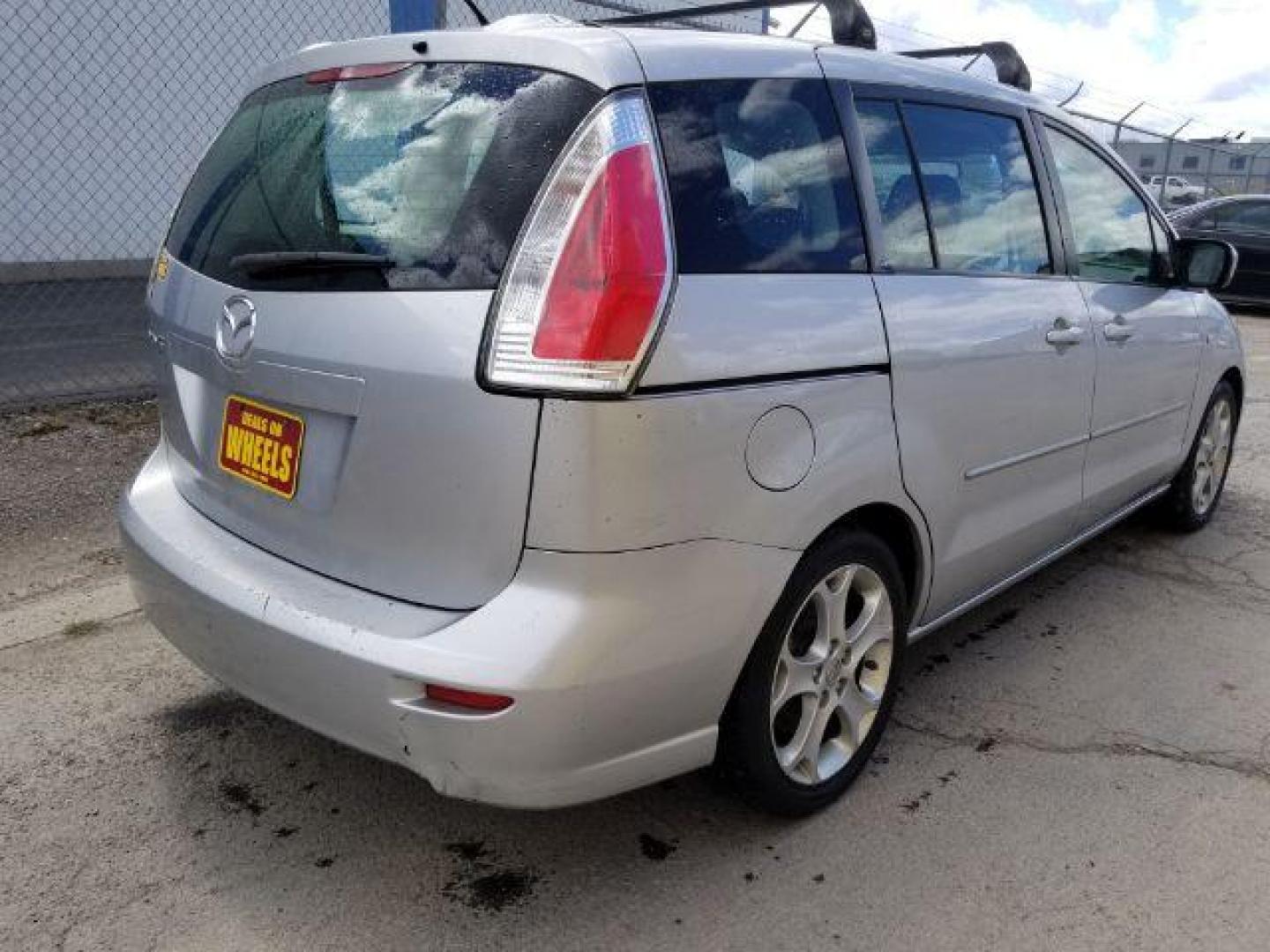 2009 Mazda MAZDA5 Grand Touring (JM1CR29L790) with an 2.3L L4 DOHC 16V engine, located at 4801 10th Ave S,, Great Falls, MT, 59405, 0.000000, 0.000000 - Photo#4