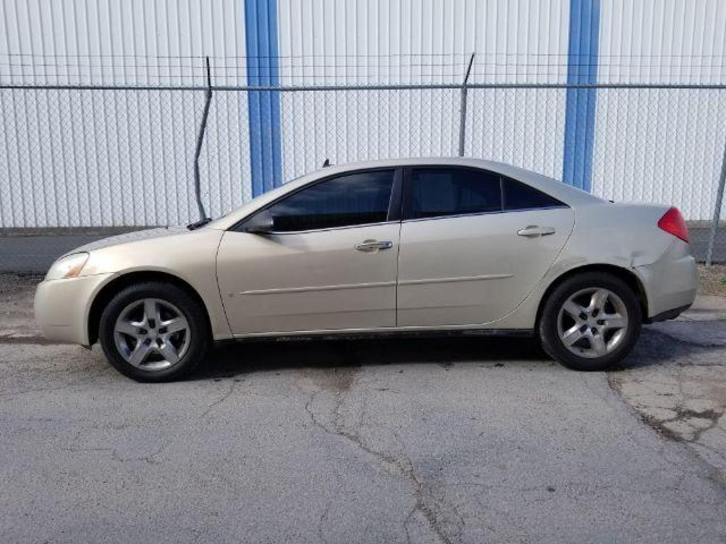 2009 Pontiac G6 Sedan (1G2ZG57B694) with an 2.4L L4 DOHC 16V engine, 4-Speed Automatic transmission, located at 4047 Montana Ave., Billings, MT, 59101, 45.770847, -108.529800 - Photo#2