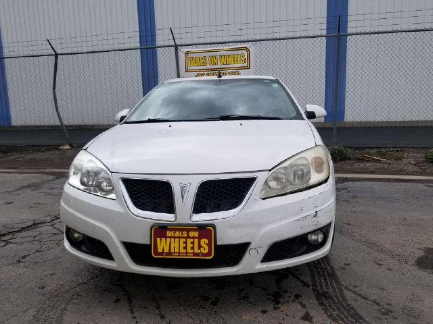 2009 Pontiac G6 Sedan (1G2ZJ57K694) with an 3.5L V6 OHV 12V engine, 4-Speed Automatic transmission, located at 601 E. Idaho St., Kalispell, MT, 59901, 0.000000, 0.000000 - Photo#10