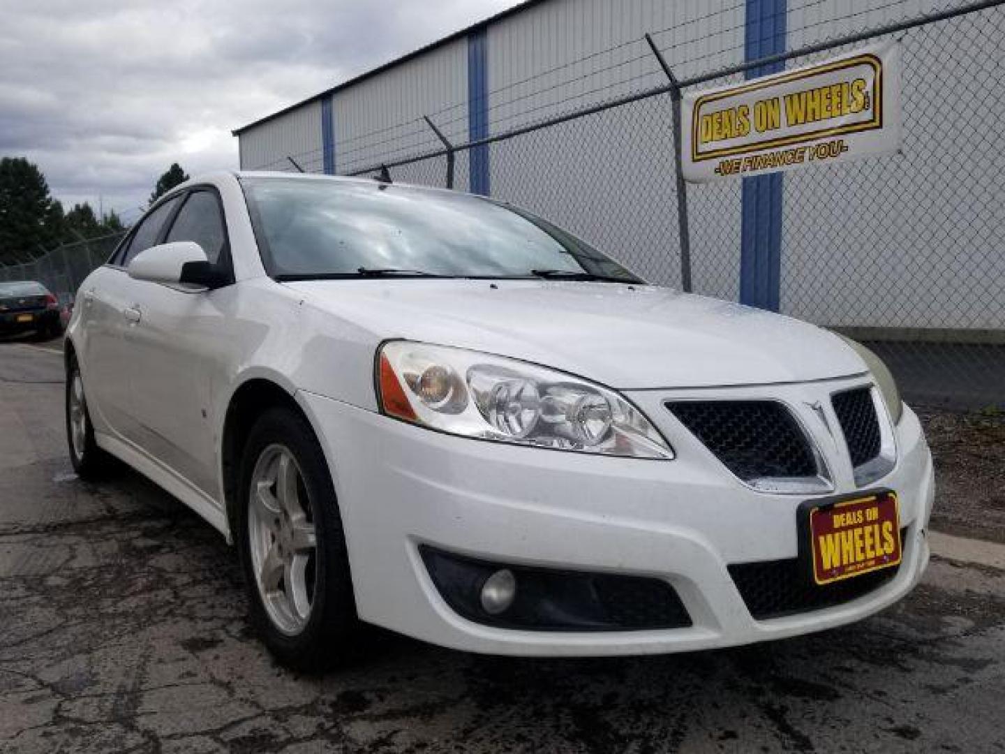 2009 Pontiac G6 Sedan (1G2ZJ57K694) with an 3.5L V6 OHV 12V engine, 4-Speed Automatic transmission, located at 601 E. Idaho St., Kalispell, MT, 59901, 0.000000, 0.000000 - Photo#6