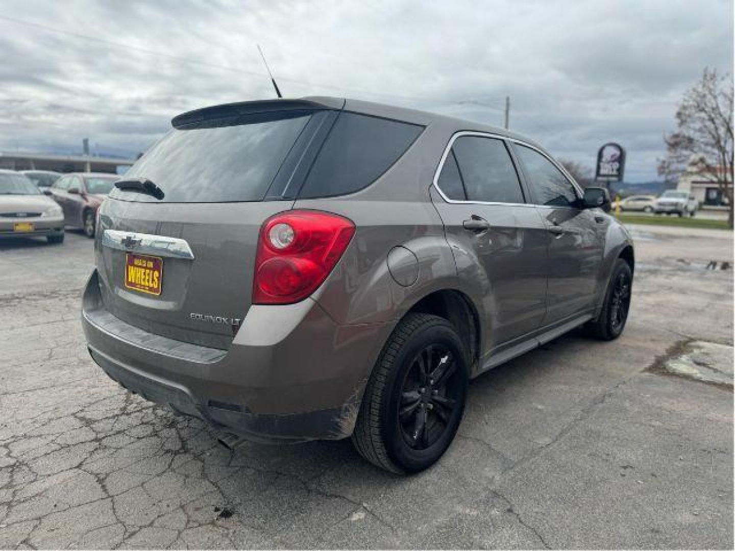 2010 Chevrolet Equinox LT2 FWD (2CNFLNEW0A6) with an 2.4L L4 DOHC 16V engine, 6-Speed Automatic transmission, located at 601 E. Idaho St., Kalispell, MT, 59901, 0.000000, 0.000000 - Photo#4