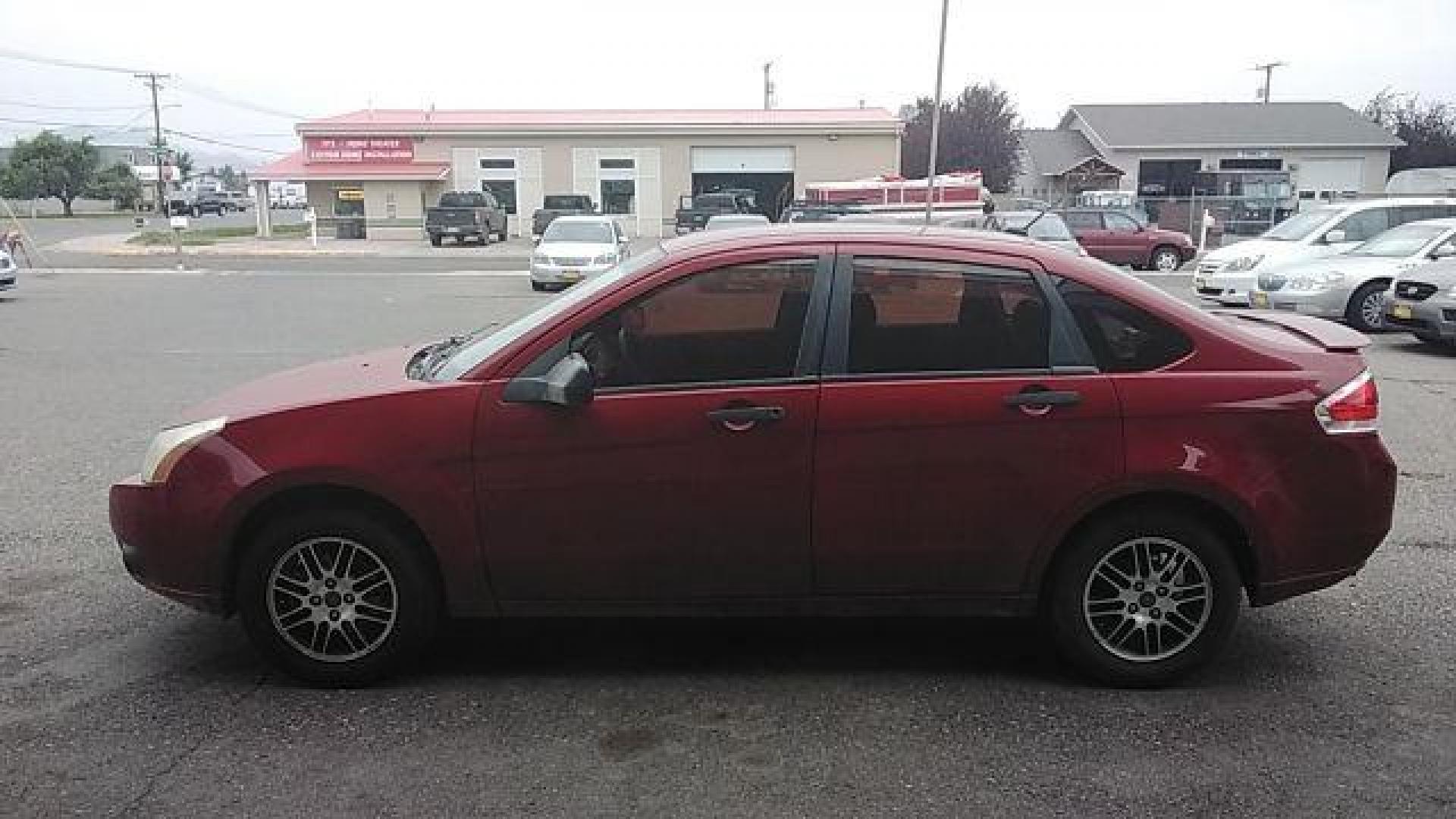 2010 Ford Focus SE Sedan (1FAHP3FN2AW) with an 2.0L L4 DOHC 16V engine, located at 1821 N Montana Ave., Helena, MT, 59601, 0.000000, 0.000000 - Photo#7