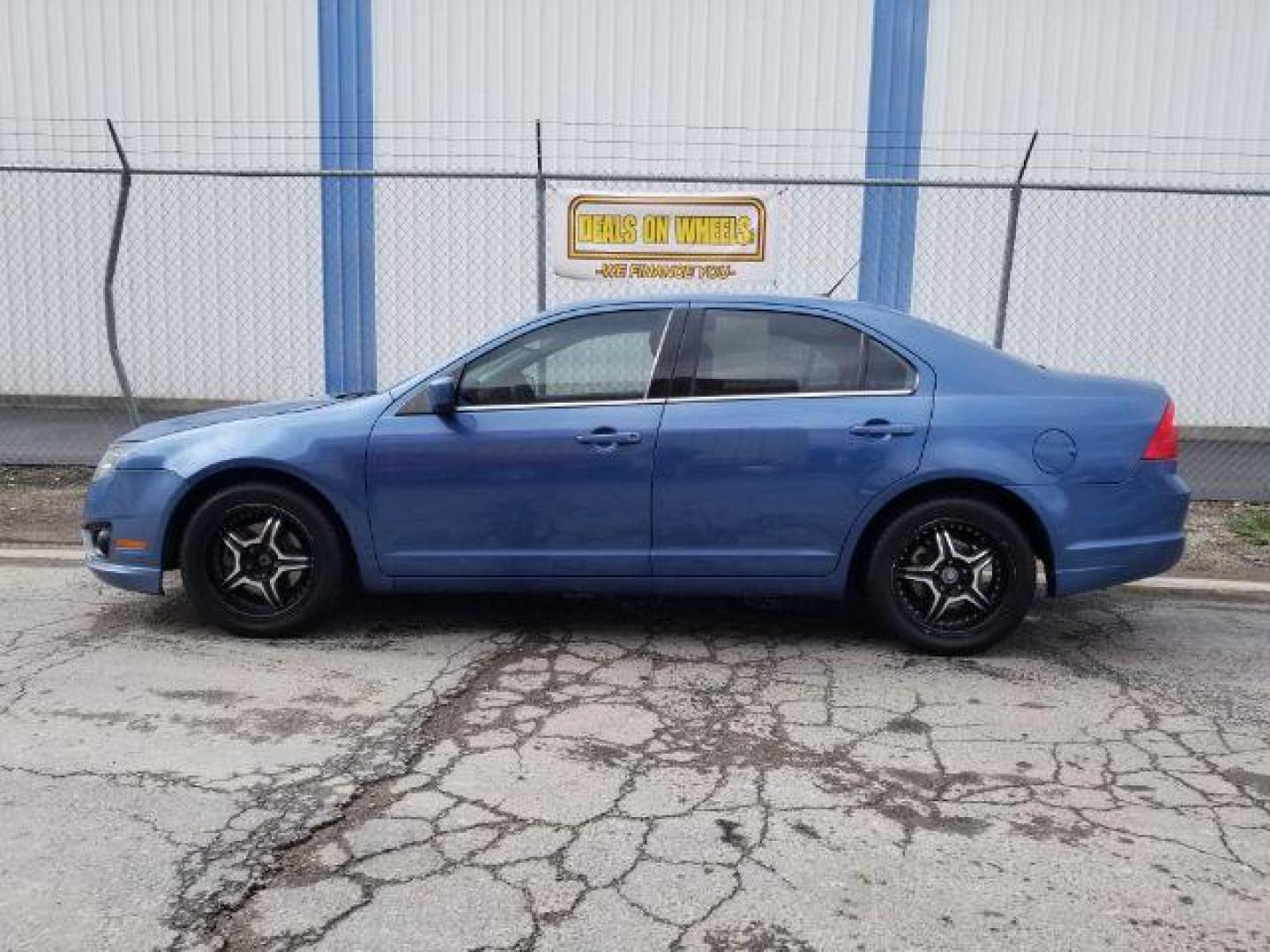 2010 Ford Fusion SE (3FAHP0HA3AR) with an 2.5L L4 DOHC 16V engine, located at 1821 N Montana Ave., Helena, MT, 59601, 0.000000, 0.000000 - Photo#2