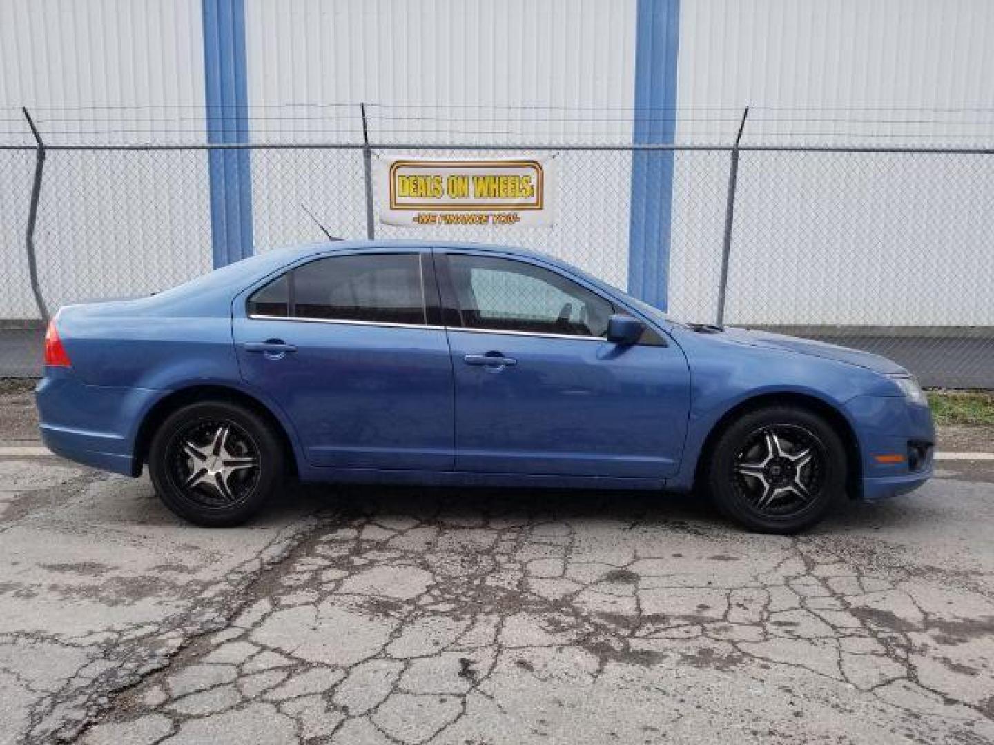 2010 Ford Fusion SE (3FAHP0HA3AR) with an 2.5L L4 DOHC 16V engine, located at 1821 N Montana Ave., Helena, MT, 59601, 0.000000, 0.000000 - Photo#5