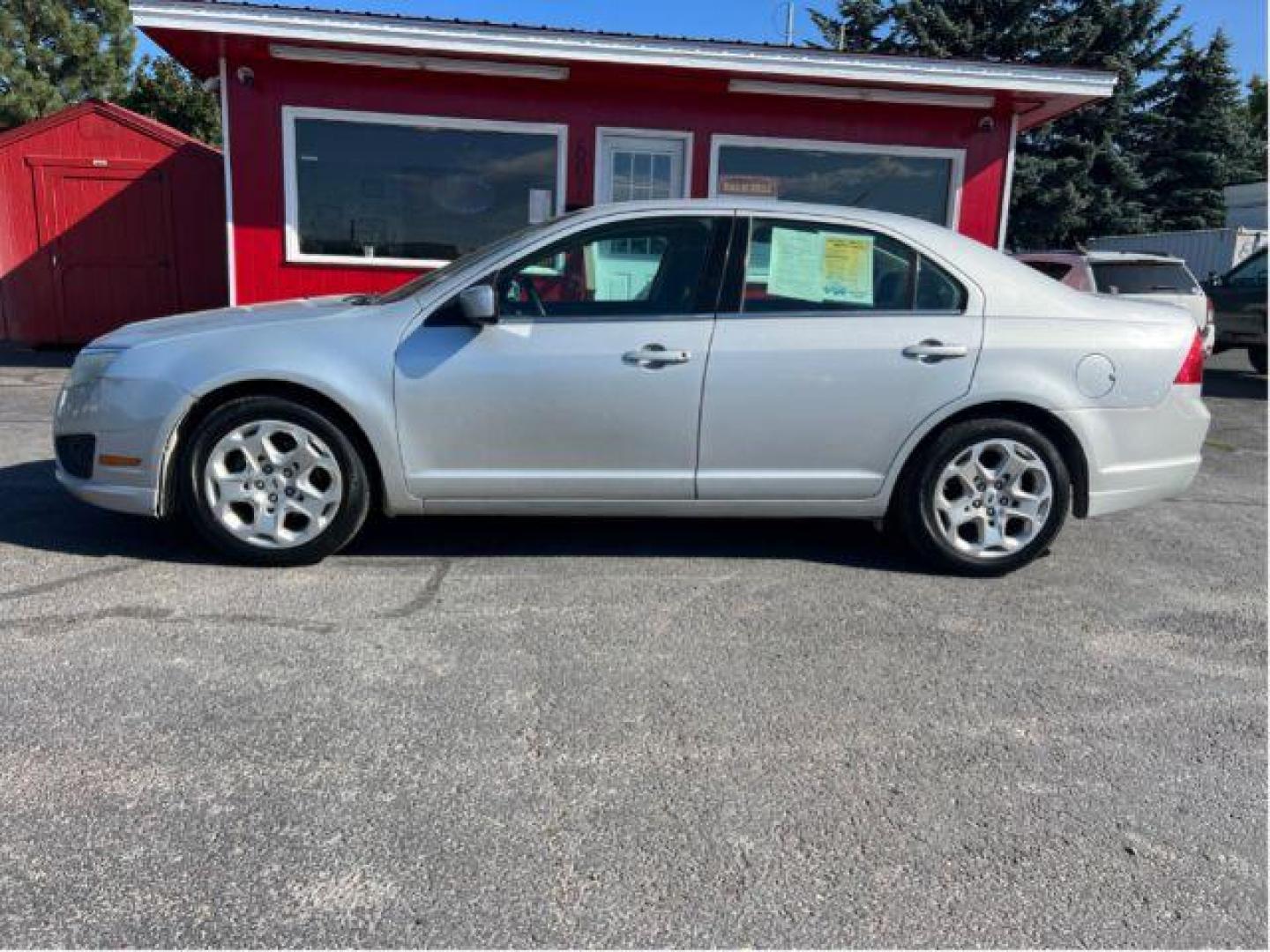 2010 Ford Fusion SE (3FAHP0HA9AR) with an 2.5L L4 DOHC 16V engine, located at 601 E. Idaho St., Kalispell, MT, 59901, 0.000000, 0.000000 - Photo#1