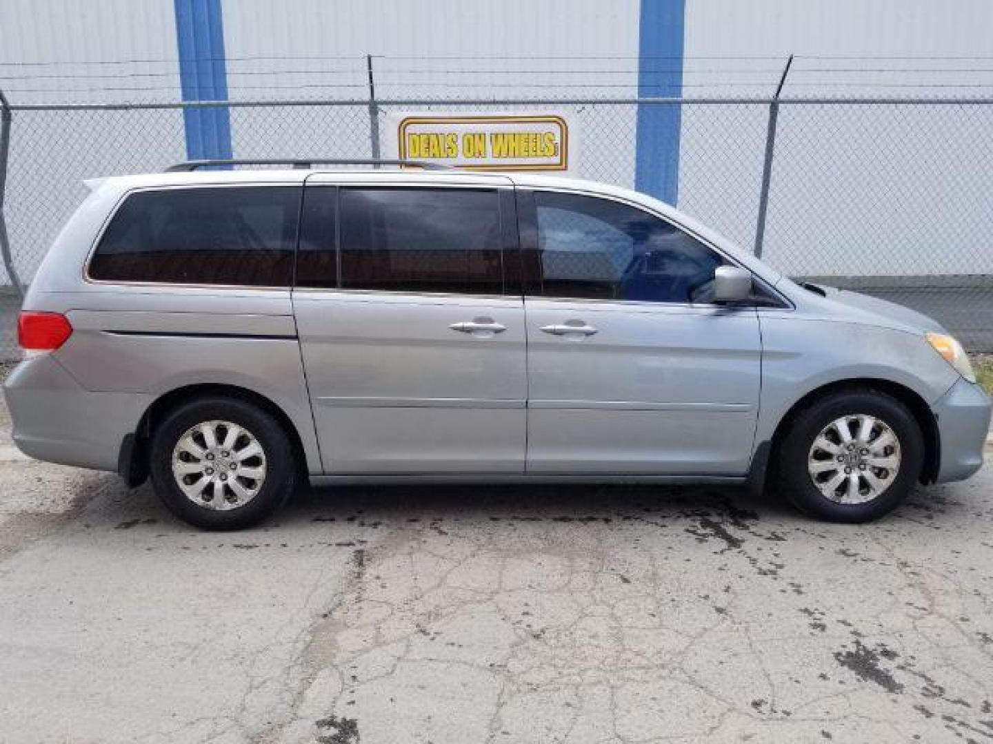 2010 Honda Odyssey EX-L w/ DVD and Navigation (5FNRL3H78AB) with an 3.5L V6 SOHC 24V engine, 5-Speed Automatic transmission, located at 1821 N Montana Ave., Helena, MT, 59601, 0.000000, 0.000000 - Photo#5