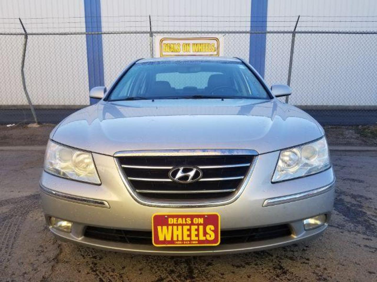 2010 Hyundai Sonata Limited V6 (5NPEU4AF1AH) with an 3.3L V6 DOHC 24V engine, 5-Speed Automatic transmission, located at 4801 10th Ave S,, Great Falls, MT, 59405, 0.000000, 0.000000 - Photo#1