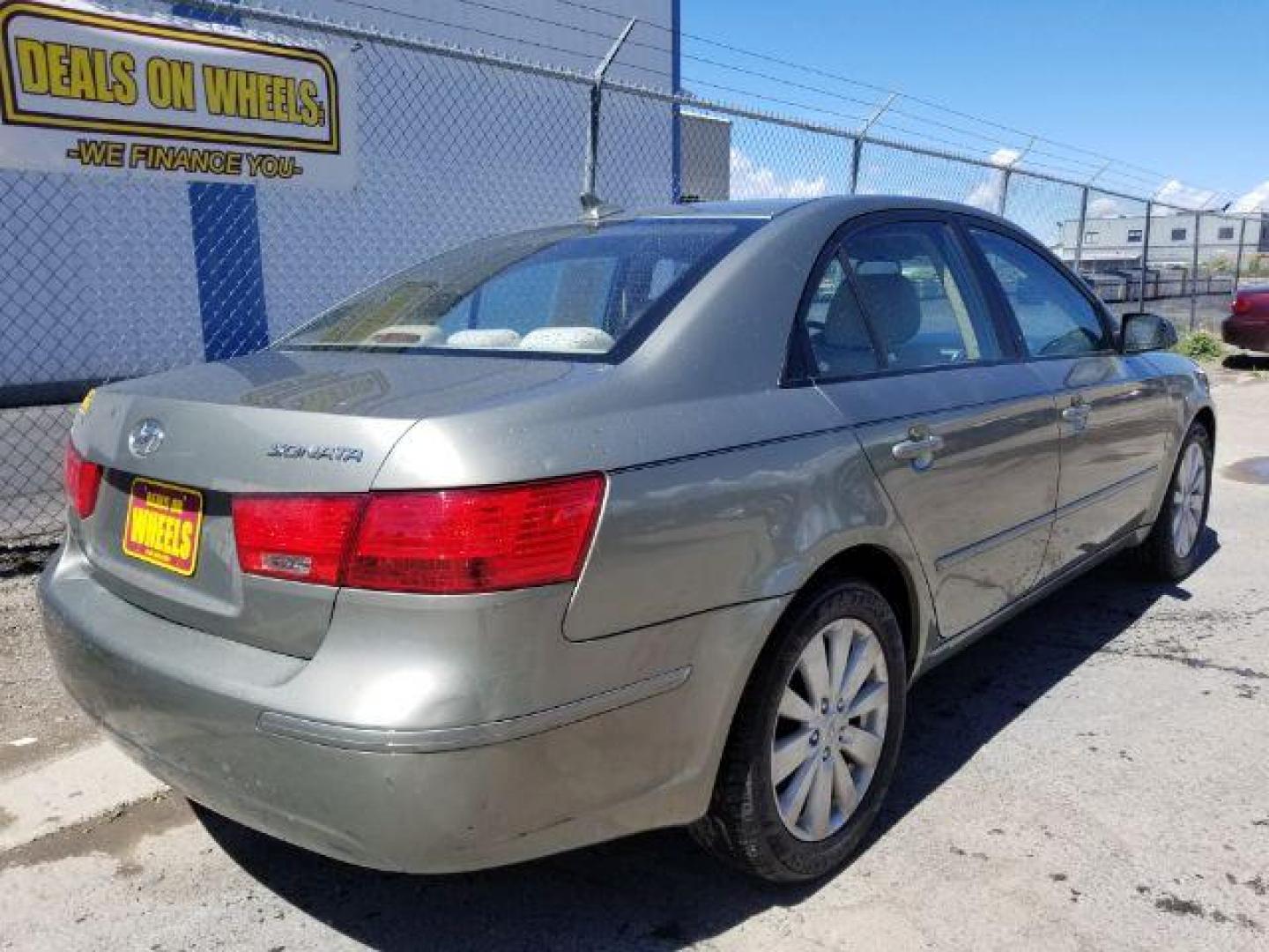 2010 Hyundai Sonata GLS (5NPET4ACXAH) with an 2.4L L4 DOHC 16V engine, located at 4801 10th Ave S,, Great Falls, MT, 59405, 0.000000, 0.000000 - Photo#4