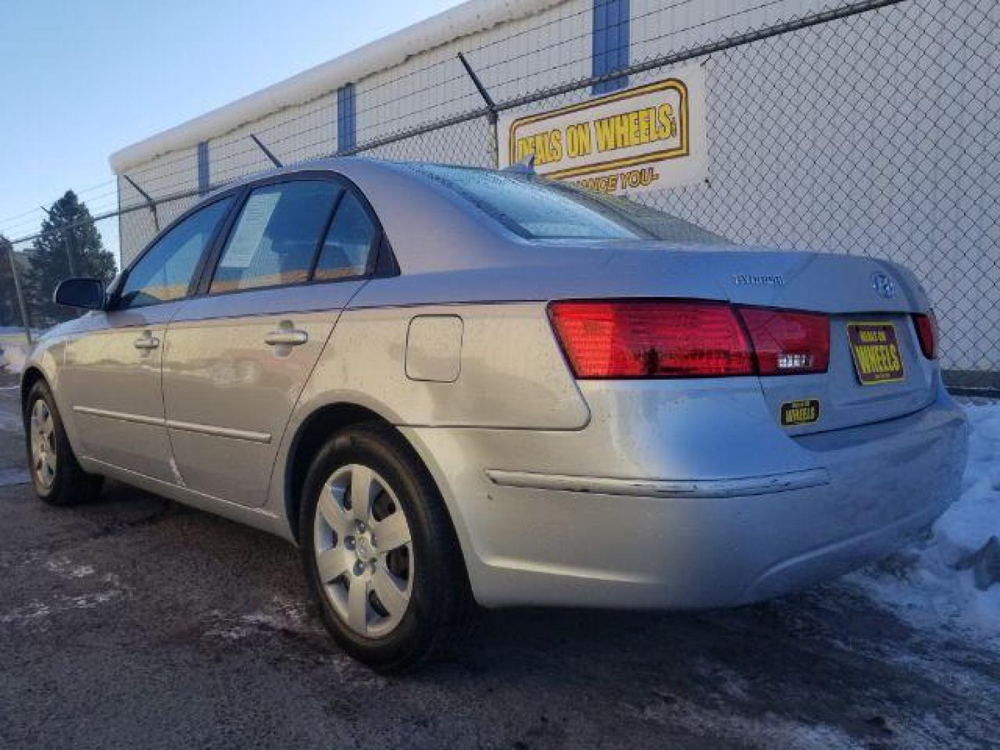 2010 Hyundai Sonata GLS (5NPET4AC0AH) with an 2.4L L4 DOHC 16V engine, located at 1821 N Montana Ave., Helena, MT, 59601, 0.000000, 0.000000 - Photo#5