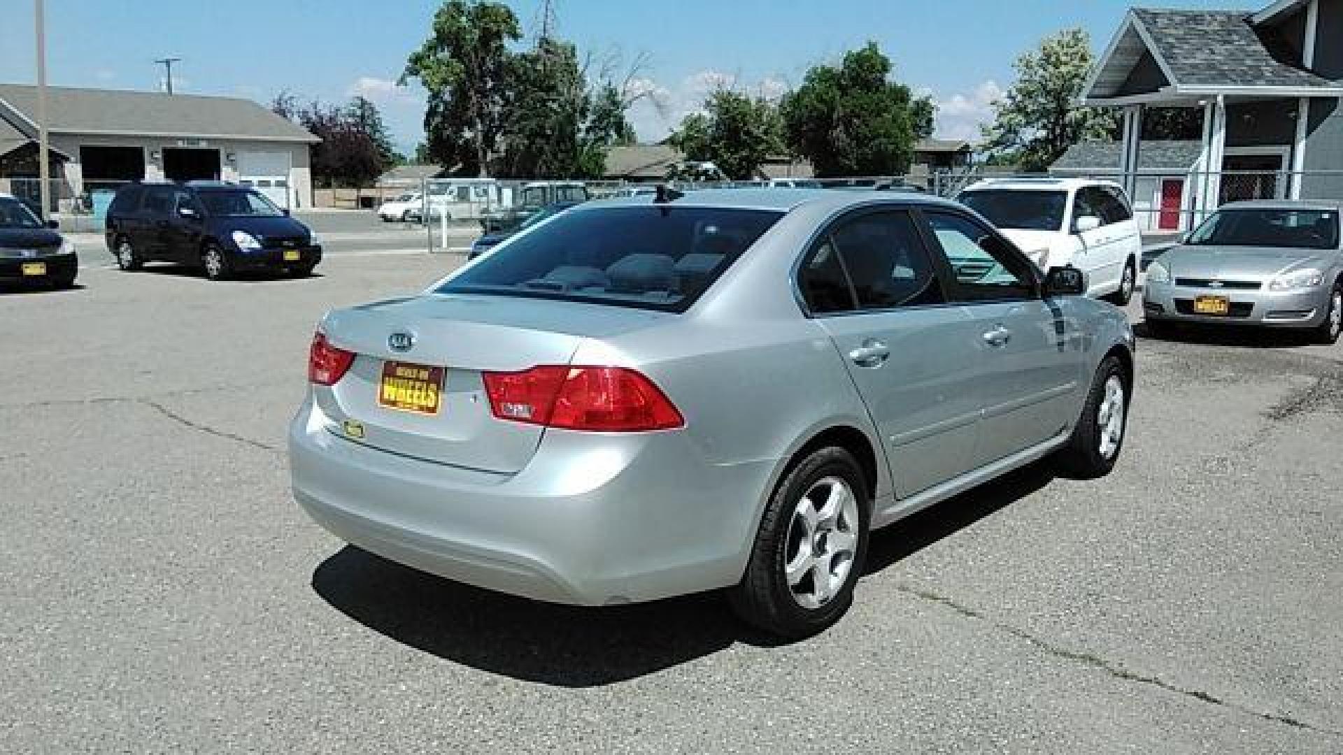 2010 Kia Optima LX (KNAGG4A80A5) with an 2.4L L4 DOHC 16V engine, 4-Speed Automatic transmission, located at 1821 N Montana Ave., Helena, MT, 59601, 0.000000, 0.000000 - Photo#4