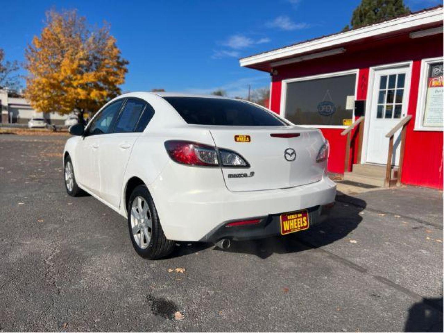 2010 Mazda MAZDA3 i Sport 4-Door (JM1BL1SF6A1) with an 2.0L L4 DOHC 16V engine, located at 601 E. Idaho St., Kalispell, MT, 59901, 0.000000, 0.000000 - Photo#2