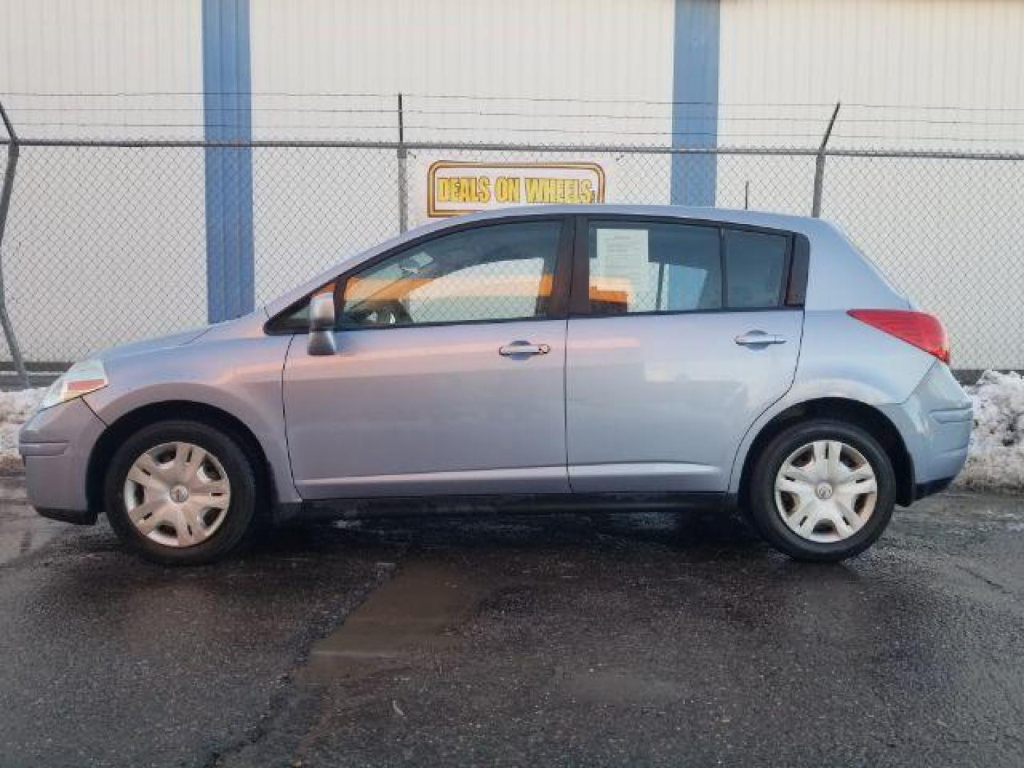 2010 Nissan Versa 1.8 SL Hatchback (3N1BC1CP2AL) with an 1.8L L4 DOHC 16V engine, Continuously Variable Transmission transmission, located at 601 E. Idaho St., Kalispell, MT, 59901, 0.000000, 0.000000 - Photo#6