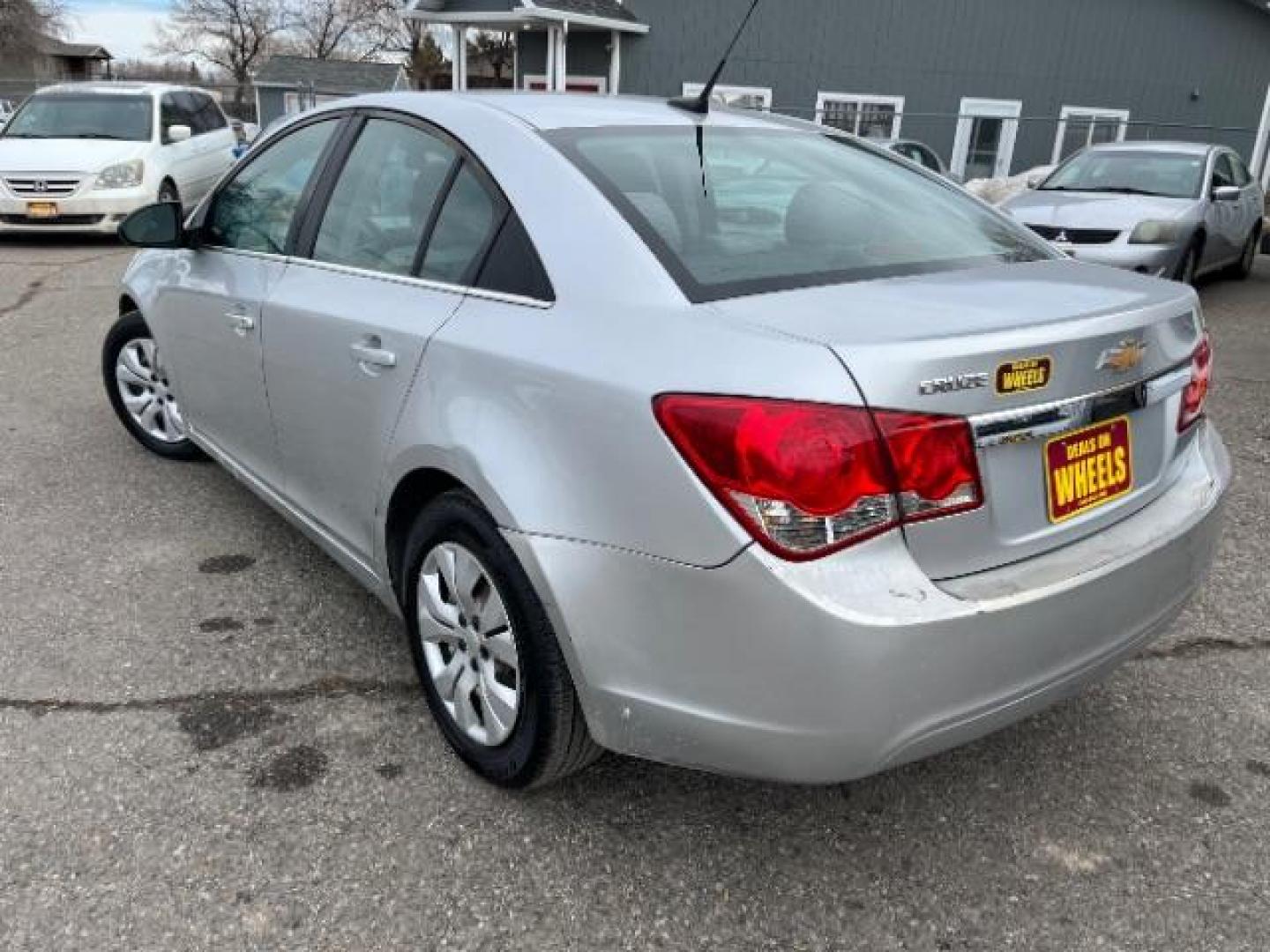 2011 Chevrolet Cruze 2LS (1G1PC5SHXB7) with an 1.8L L4 DOHC 16V FFV engine, 6-Speed Automatic transmission, located at 1821 N Montana Ave., Helena, MT, 59601, 0.000000, 0.000000 - Photo#2