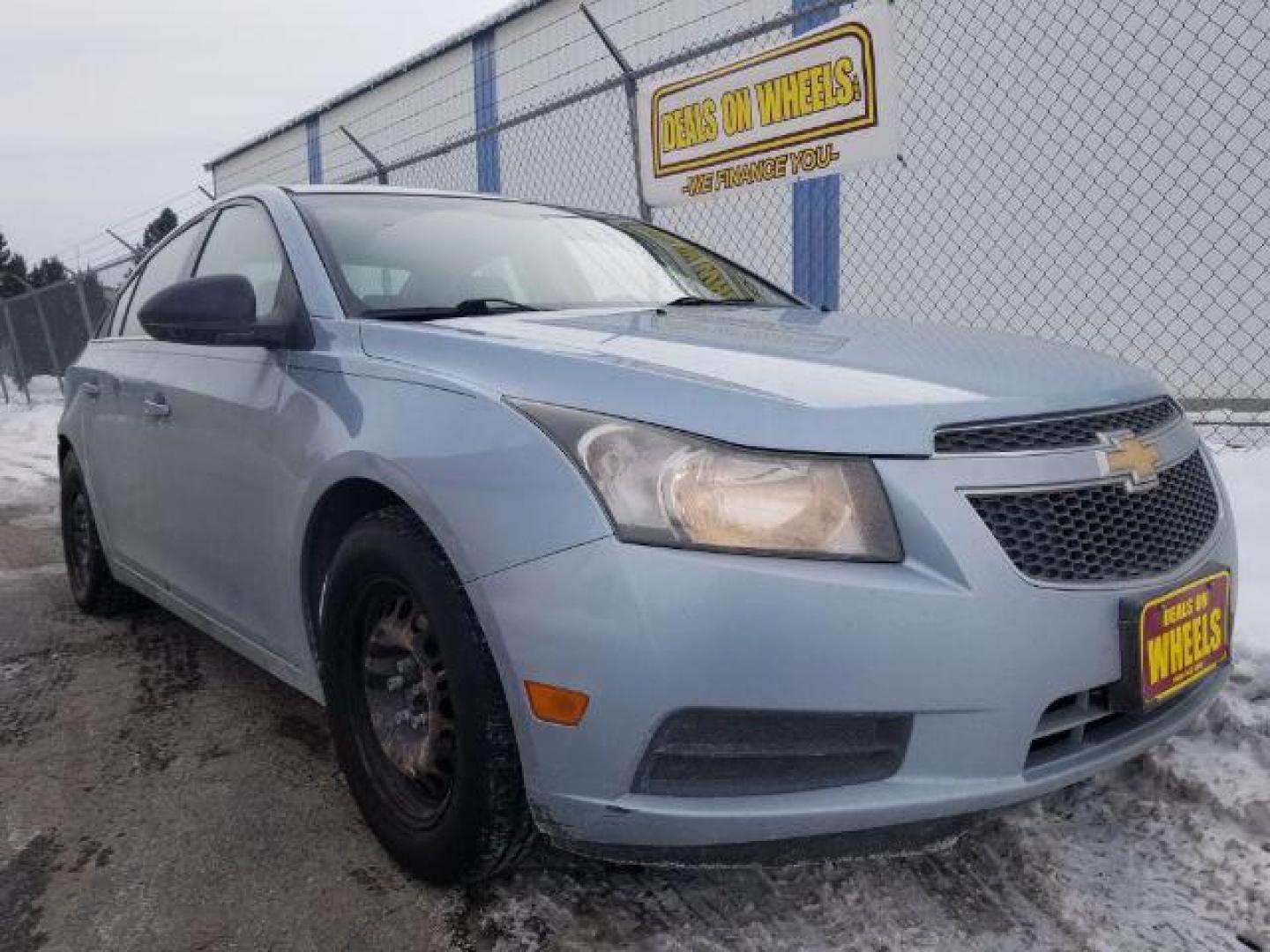 2011 Chevrolet Cruze 2LS (1G1PC5SH1B7) with an 1.8L L4 DOHC 16V FFV engine, 6-Speed Automatic transmission, located at 601 E. Idaho St., Kalispell, MT, 59901, 0.000000, 0.000000 - Photo#2