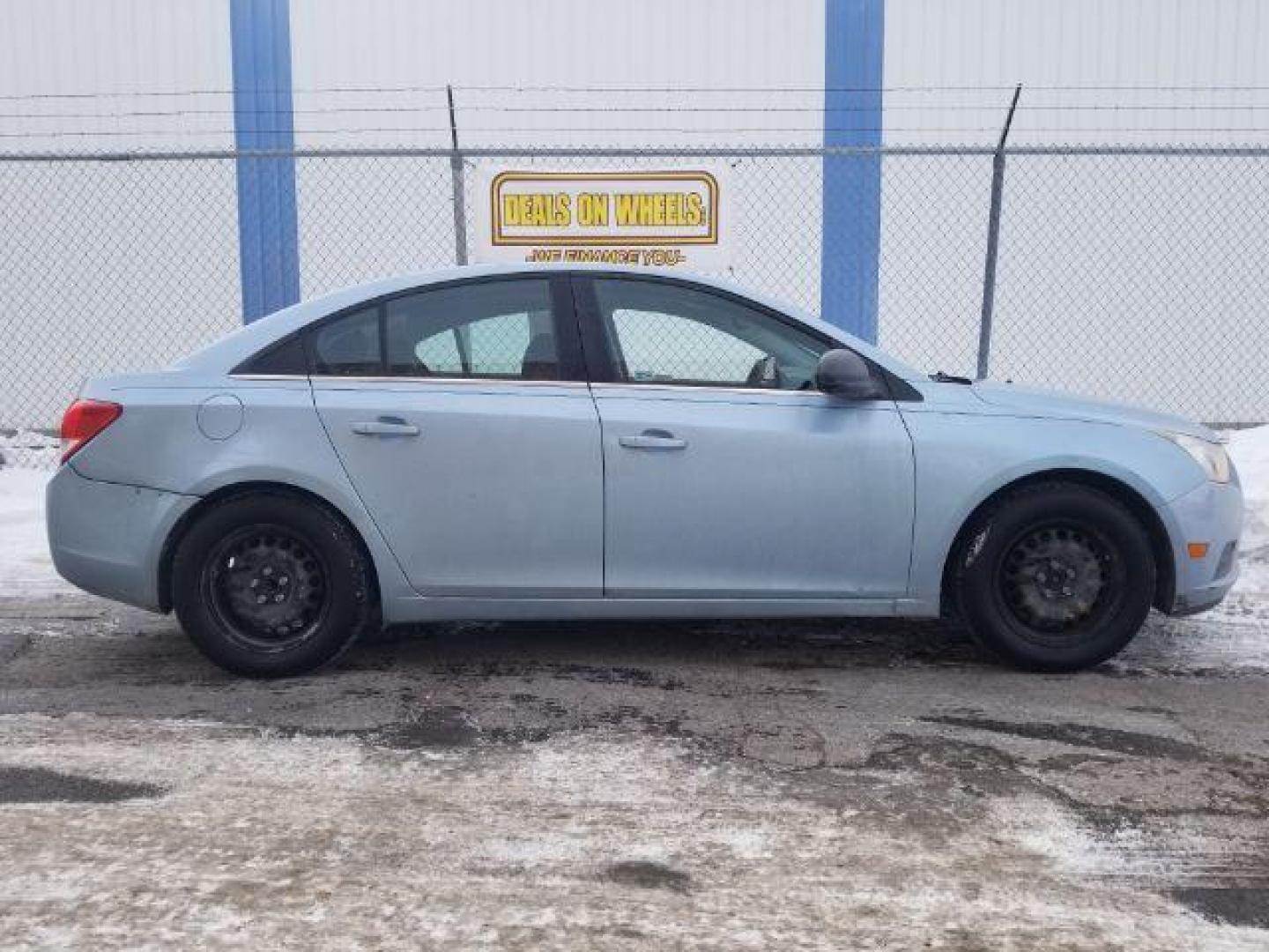 2011 Chevrolet Cruze 2LS (1G1PC5SH1B7) with an 1.8L L4 DOHC 16V FFV engine, 6-Speed Automatic transmission, located at 601 E. Idaho St., Kalispell, MT, 59901, 0.000000, 0.000000 - Photo#3