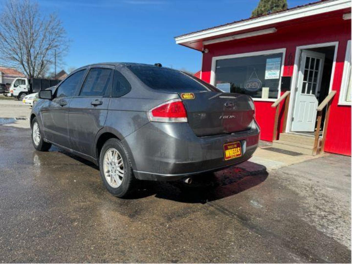 2011 Ford Focus SE Sedan (1FAHP3FN1BW) with an 2.0L L4 DOHC 16V engine, located at 601 E. Idaho St., Kalispell, MT, 59901, 0.000000, 0.000000 - Photo#2