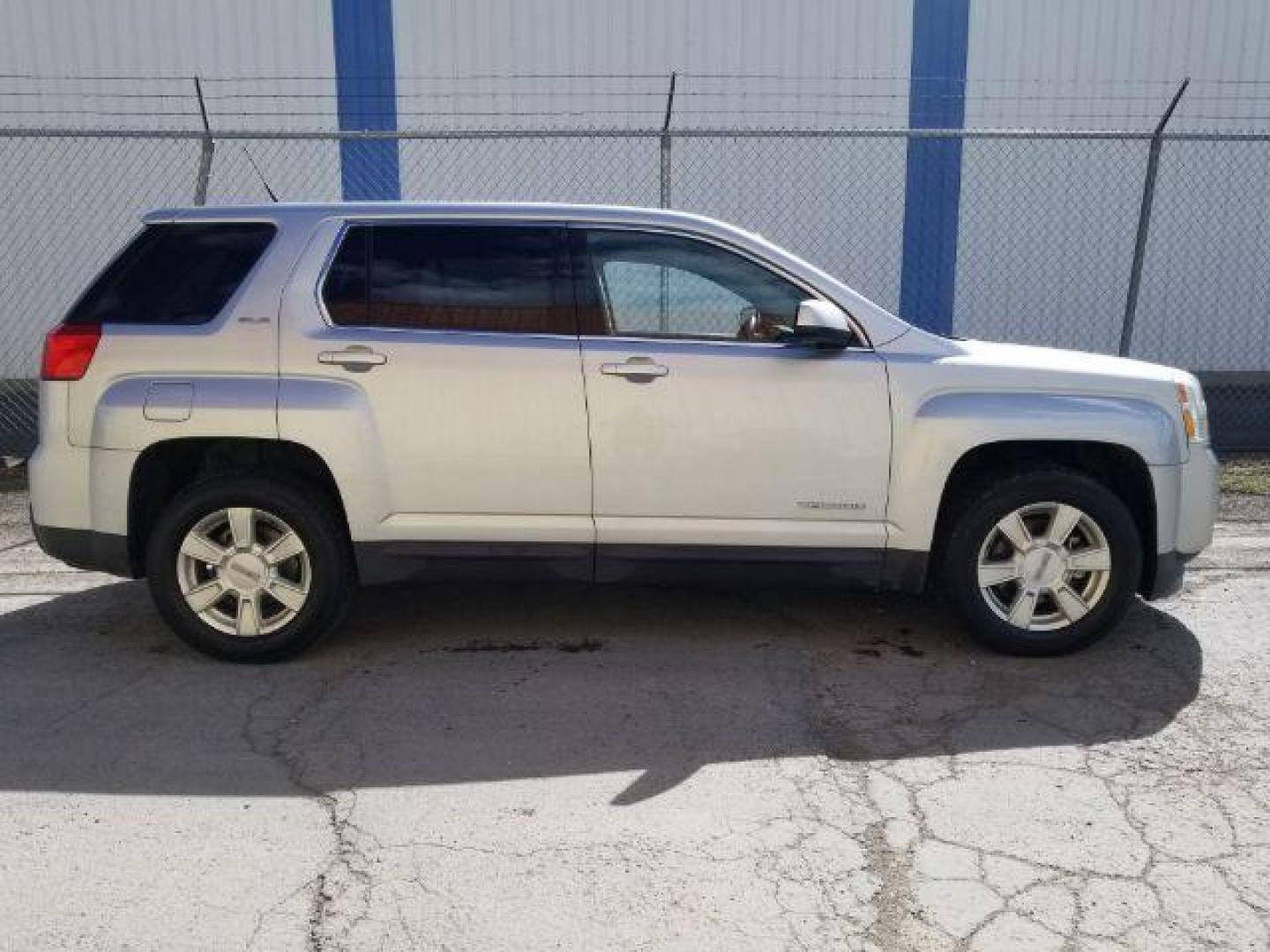 2011 GMC Terrain SLE1 FWD (2CTALMEC3B6) with an 2.4L L4 DOHC 16V engine, 6-Speed Automatic transmission, located at 4801 10th Ave S,, Great Falls, MT, 59405, 0.000000, 0.000000 - Photo#5