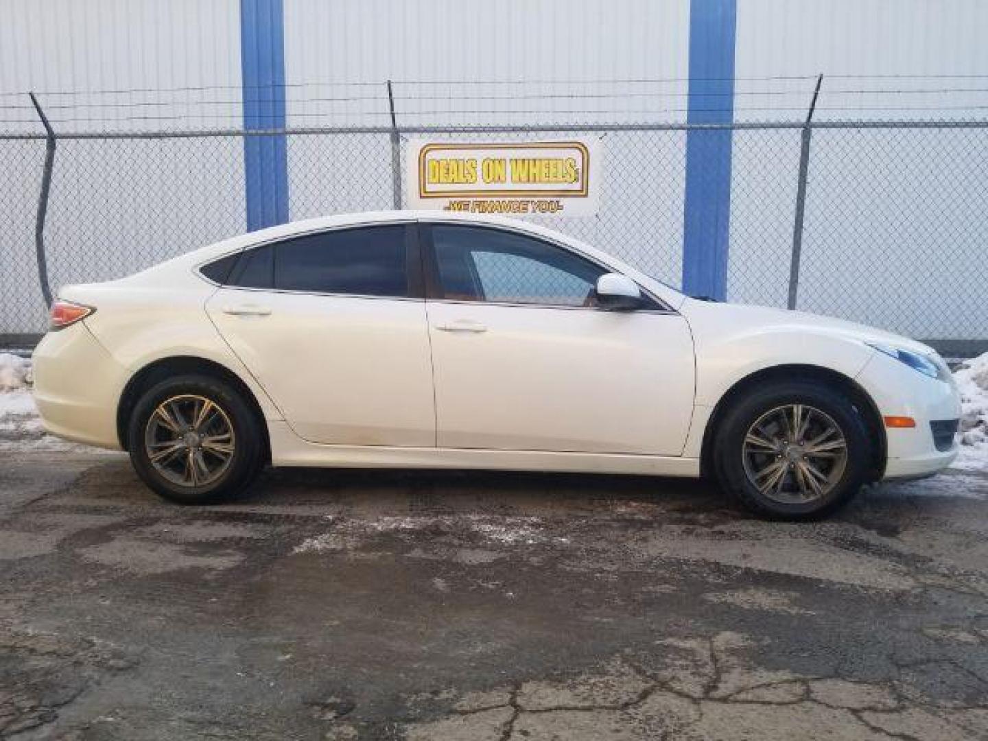 2011 Mazda Mazda6 I Touring (1YVHZ8BH2B5) with an 2.5L L4 DOHC 16V engine, located at 4047 Montana Ave., Billings, MT, 59101, 45.770847, -108.529800 - Photo#3