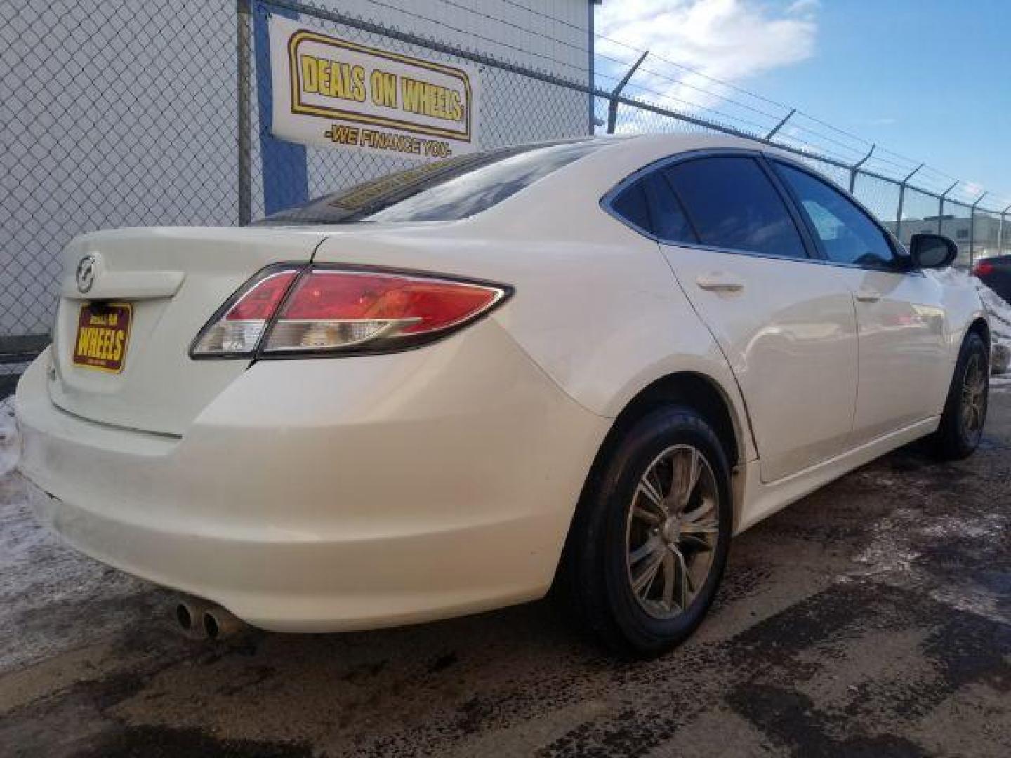 2011 Mazda Mazda6 I Touring (1YVHZ8BH2B5) with an 2.5L L4 DOHC 16V engine, located at 4047 Montana Ave., Billings, MT, 59101, 45.770847, -108.529800 - Photo#4