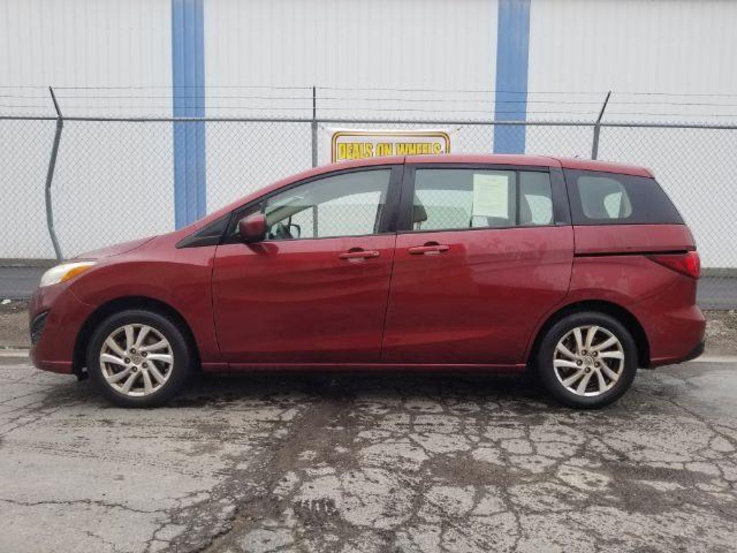 2012 Mazda MAZDA5 Sport (JM1CW2BL8C0) with an 2.5L L4 DOHC 16V engine, located at 601 E. Idaho St., Kalispell, MT, 59901, 0.000000, 0.000000 - Photo#6