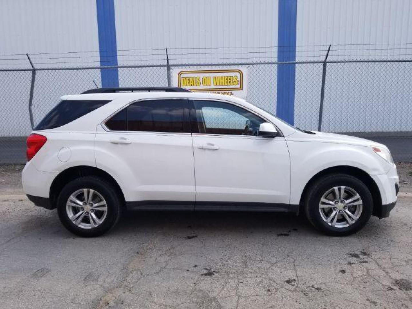 2013 Chevrolet Equinox 1LT AWD (2GNFLEEK7D6) with an 2.4L L4 DOHC 16V engine, 6-Speed Automatic transmission, located at 1821 N Montana Ave., Helena, MT, 59601, 0.000000, 0.000000 - Photo#5