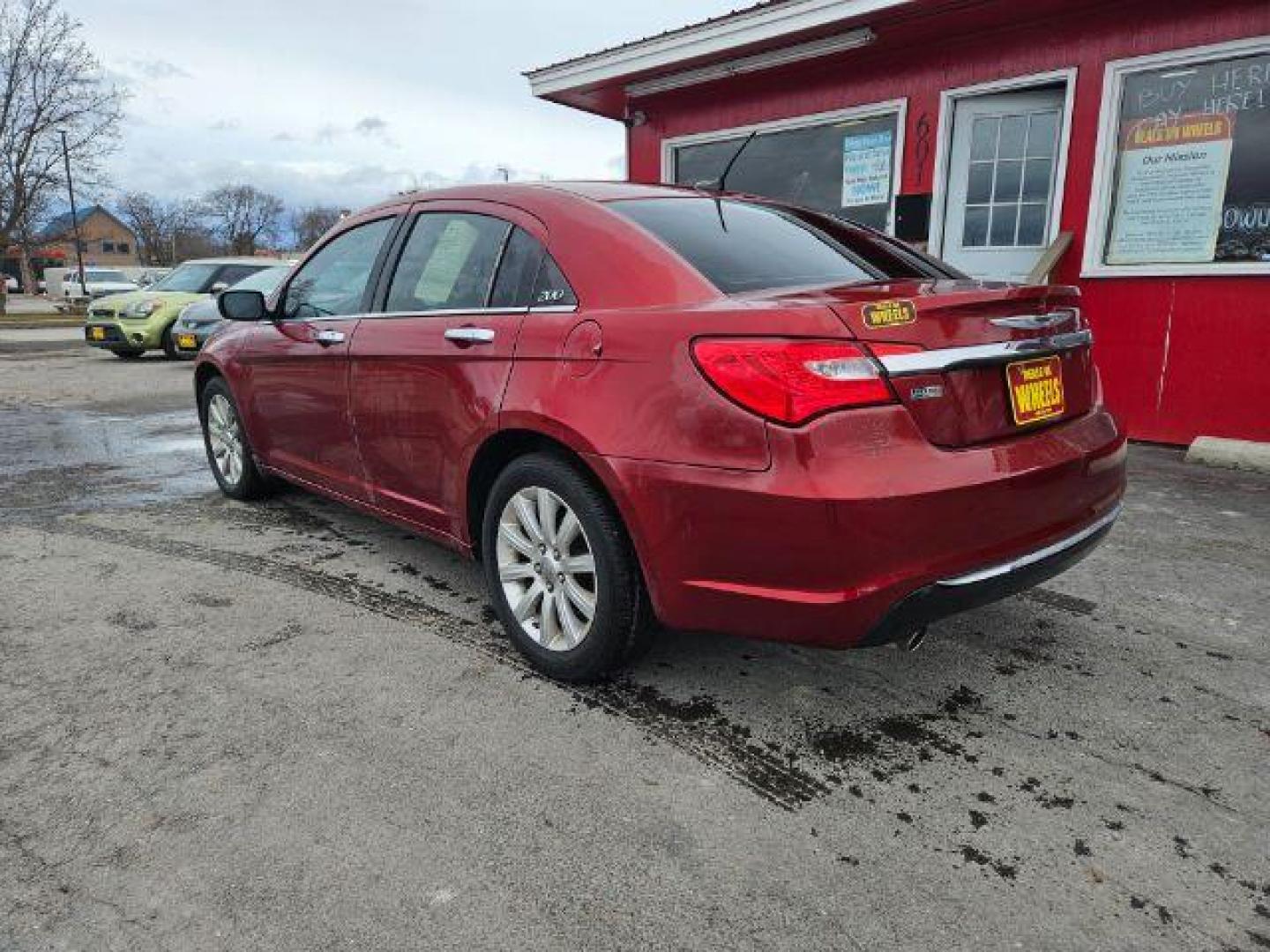 2013 Chrysler 200 Limited (1C3CCBCG7DN) with an 3.6L V6 DOHC 24V FFV engine, 6-Speed Automatic transmission, located at 601 E. Idaho St., Kalispell, MT, 59901, 0.000000, 0.000000 - Photo#2