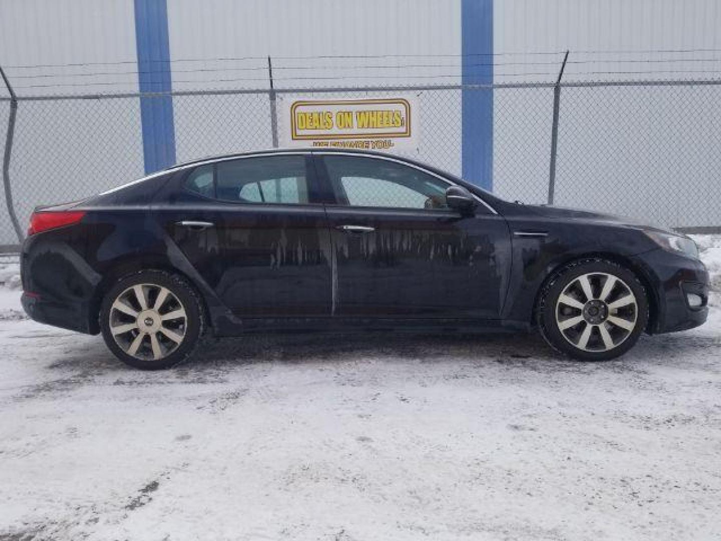 2013 Kia Optima SX (5XXGR4A63DG) with an 2.0L L4 DOHC 16V TURBO engine, 6-Speed Automatic transmission, located at 4801 10th Ave S,, Great Falls, MT, 59405, 0.000000, 0.000000 - Photo#3