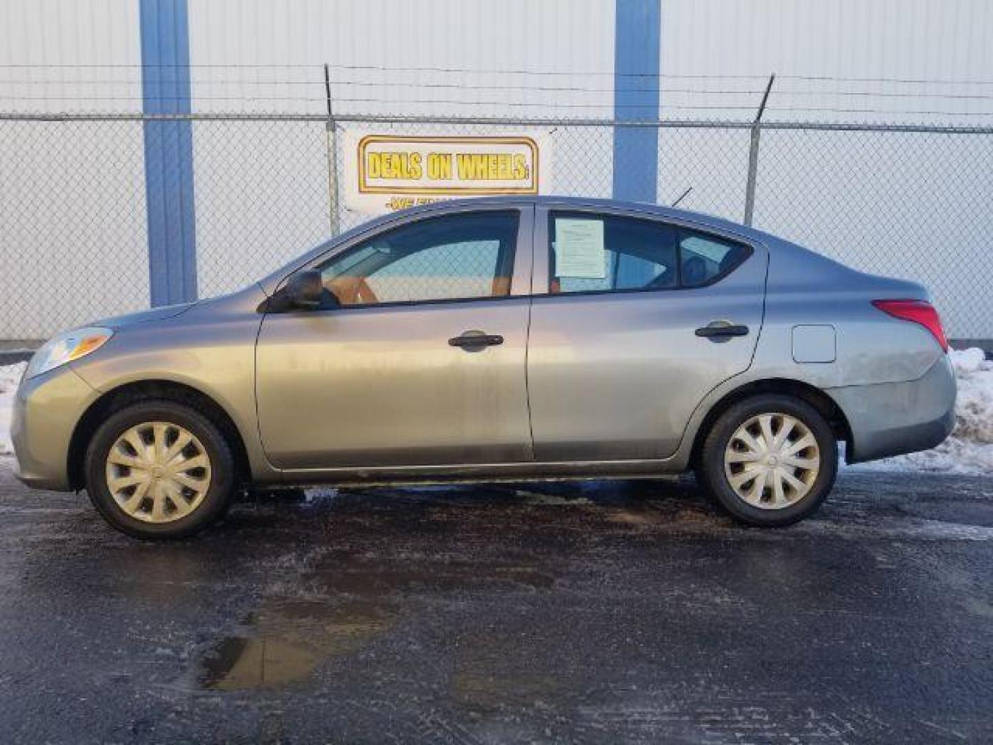 2013 Nissan Versa 1.6 S 5M (3N1CN7AP9DL) with an 1.6L L4 DOHC 16V engine, 5-Speed Manual transmission, located at 1800 West Broadway, Missoula, 59808, (406) 543-1986, 46.881348, -114.023628 - Photo#6