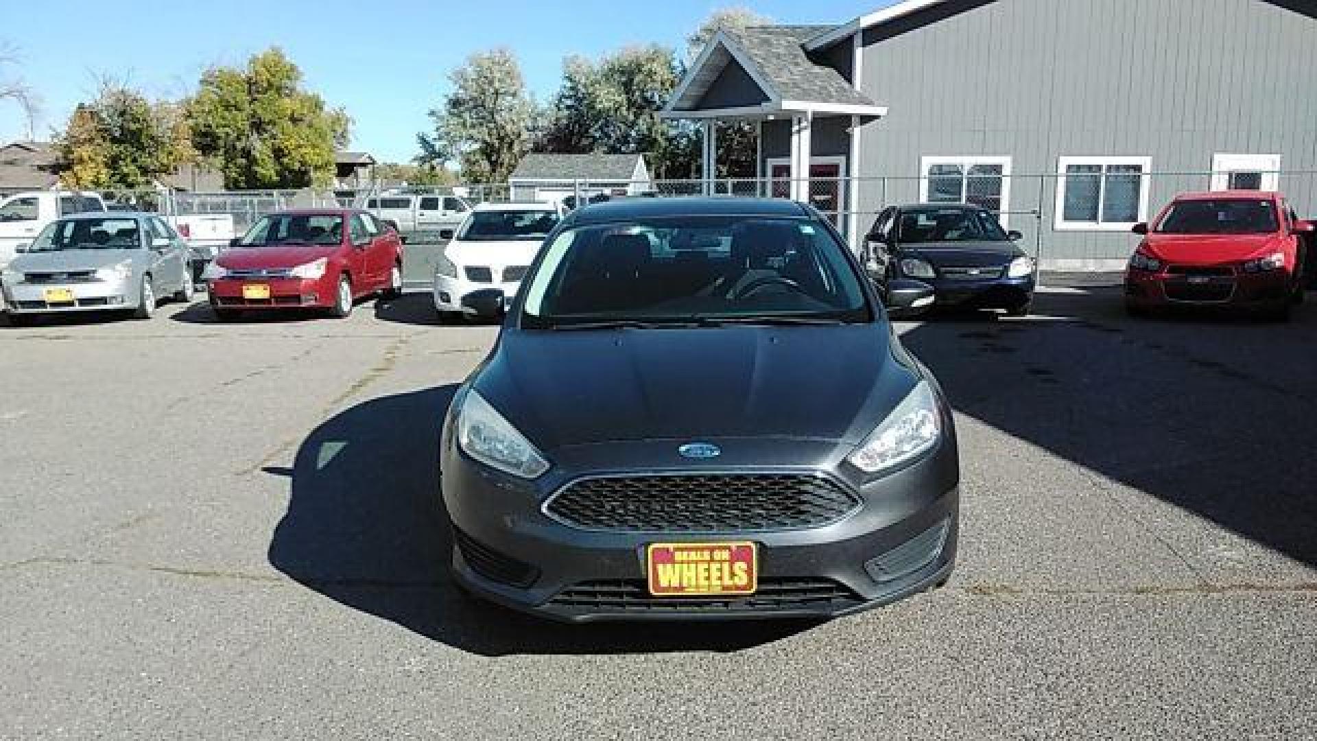 2015 Ford Focus SE Sedan (1FADP3F29FL) with an 2.0L L4 DOHC 16V engine, located at 1821 N Montana Ave., Helena, MT, 59601, 0.000000, 0.000000 - Photo#1