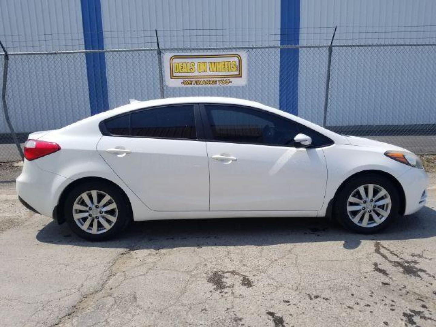 2015 Kia Forte EX (KNAFX4A69F5) with an 1.8L L4 DOHC 16V engine, 6-Speed Automatic transmission, located at 601 E. Idaho St., Kalispell, MT, 59901, 0.000000, 0.000000 - Photo#5