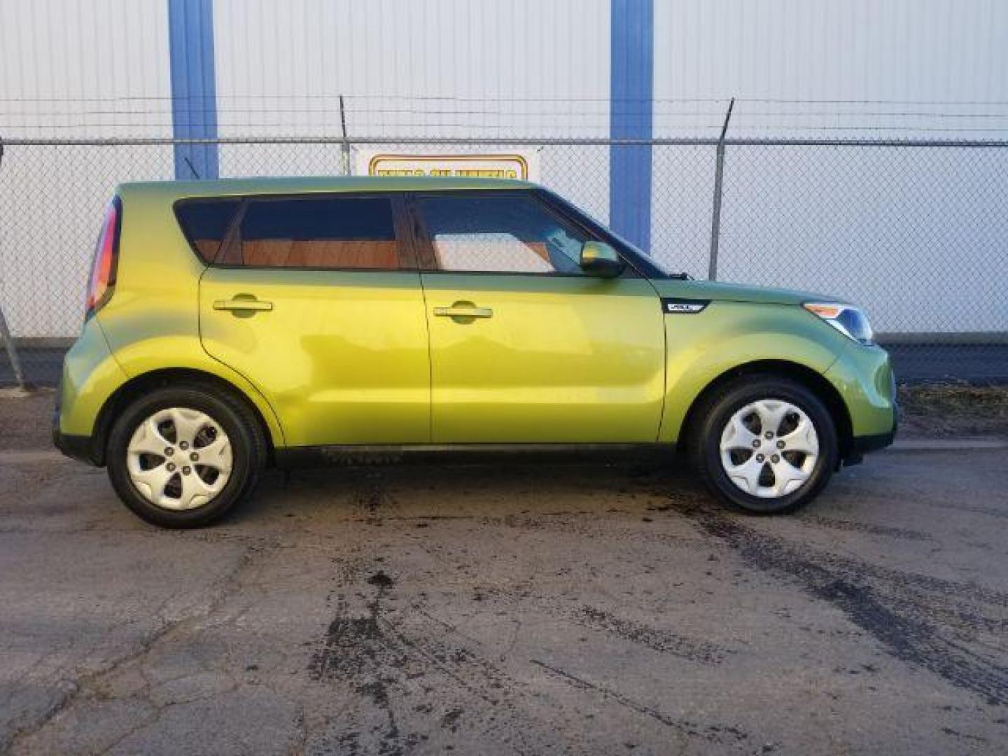 2015 Kia Soul Base (KNDJN2A26F7) with an 1.6L L4 DOHC 16V engine, located at 4801 10th Ave S,, Great Falls, MT, 59405, 0.000000, 0.000000 - Photo#3