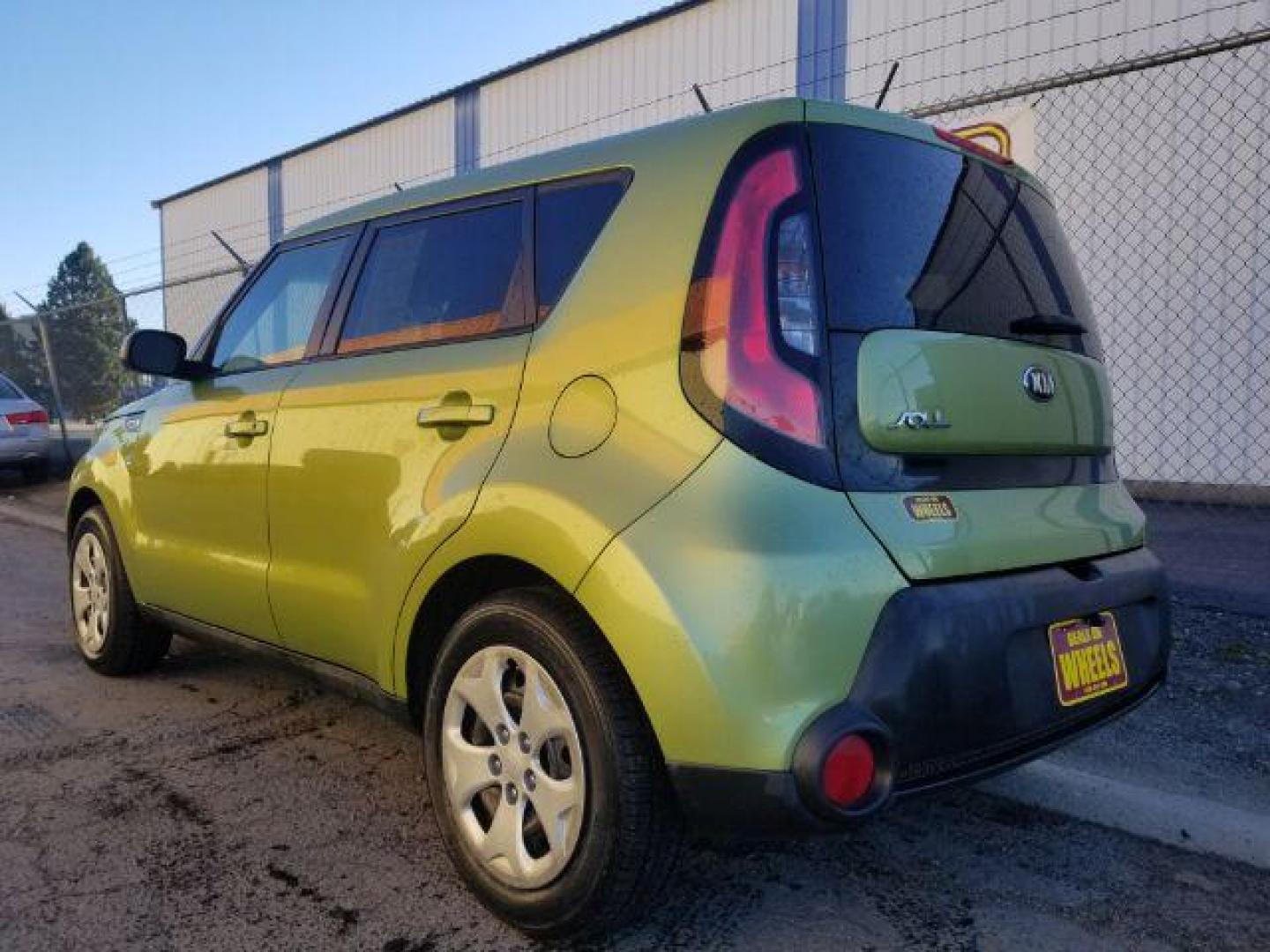 2015 Kia Soul Base (KNDJN2A26F7) with an 1.6L L4 DOHC 16V engine, located at 4801 10th Ave S,, Great Falls, MT, 59405, 0.000000, 0.000000 - Photo#5