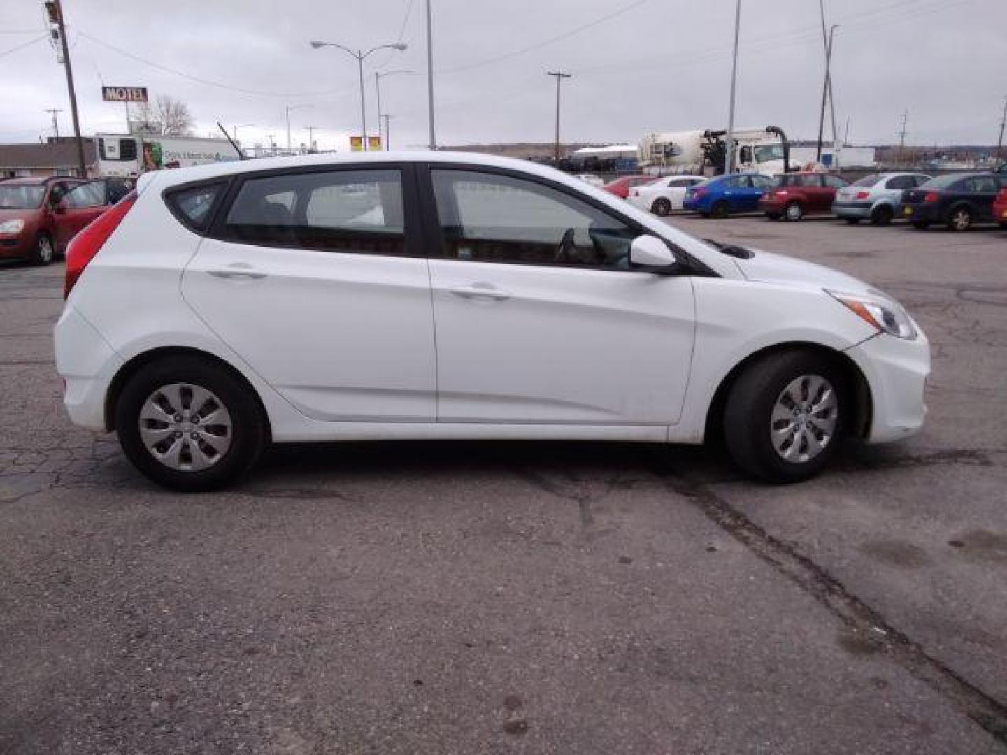 2016 Hyundai Accent SE 5-Door 6A (KMHCT5AE0GU) with an 1.6L L4 DOHC 16V engine, 6-Speed Automatic transmission, located at 4047 Montana Ave., Billings, MT, 59101, 45.770847, -108.529800 - Photo#3