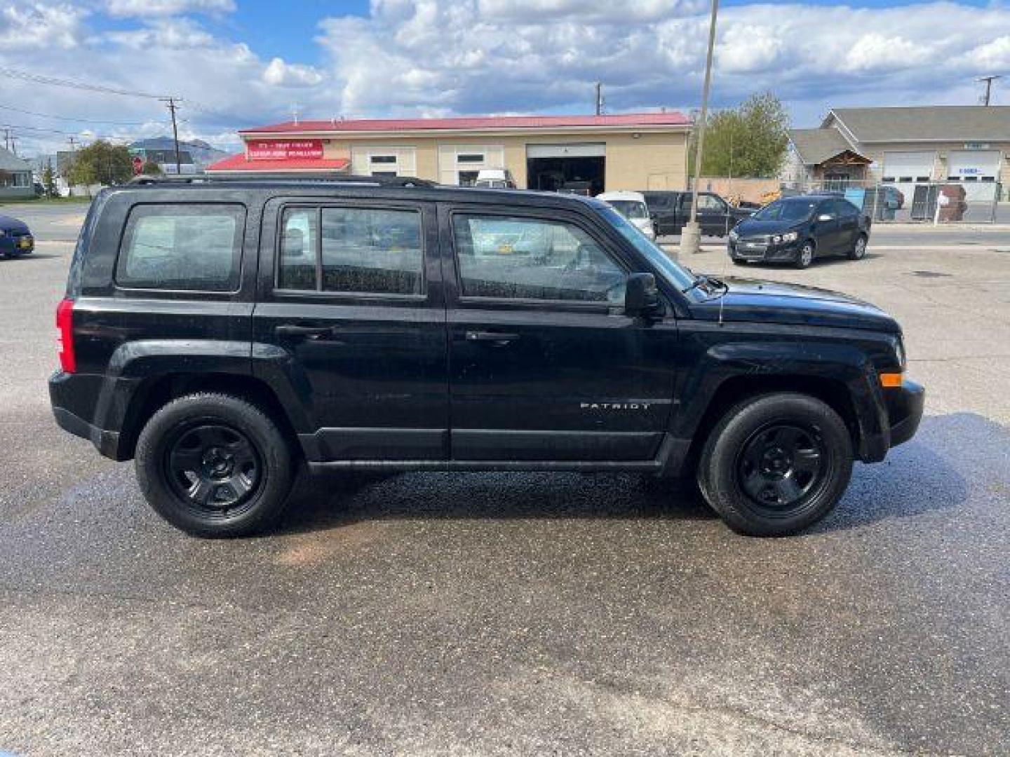 2016 Jeep Patriot Sport 2WD (1C4NJPAB7GD) with an 2.4L L4 DOHC 16V engine, located at 1821 N Montana Ave., Helena, MT, 59601, 0.000000, 0.000000 - Photo#3